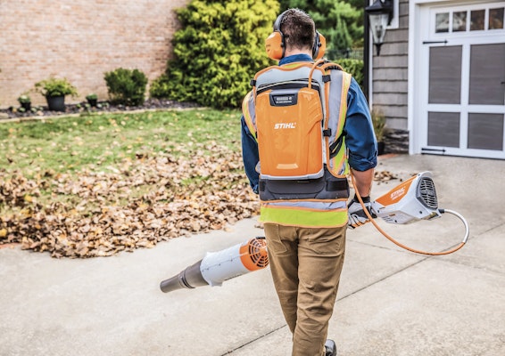 STIHL KMA 130R Cordless KombiSystem KombiEngine (AP System)