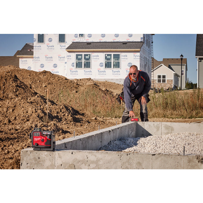 Milwaukee M12™ Green 360° 3-Plane Laser w/Automatic Alignment & Receiver