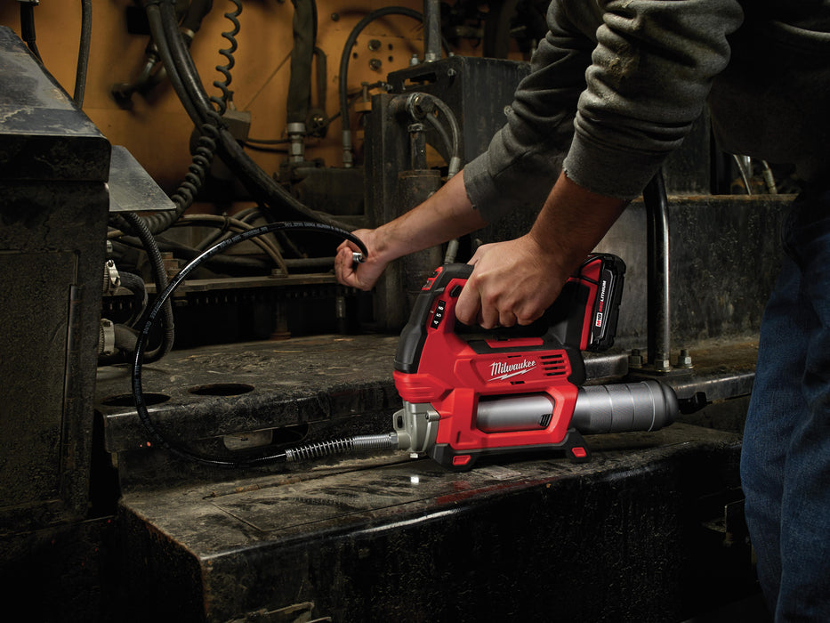 Milwaukee M18 Cordless 2-Speed Grease Gun Kit - One Battery