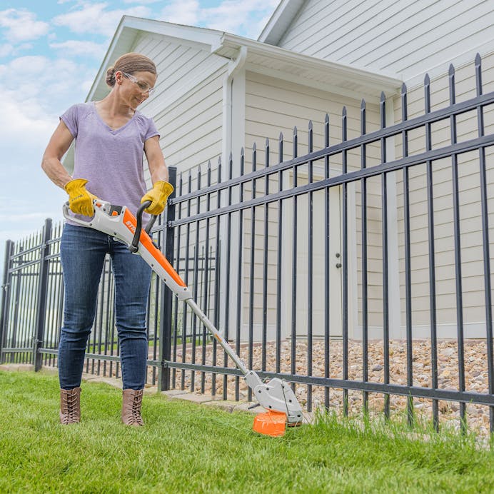 STIHL FSA 30 Cordless Battery Grass Trimmer Kit