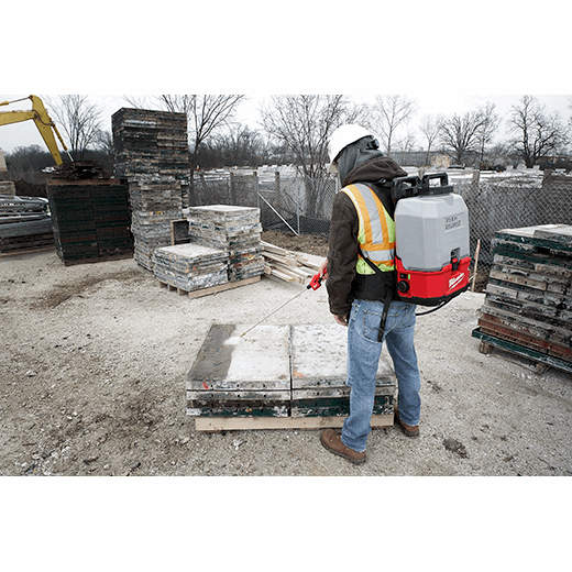 Milwaukee M18™ SWITCH TANK™ 4-Gallon Backpack Concrete Sprayer Kit