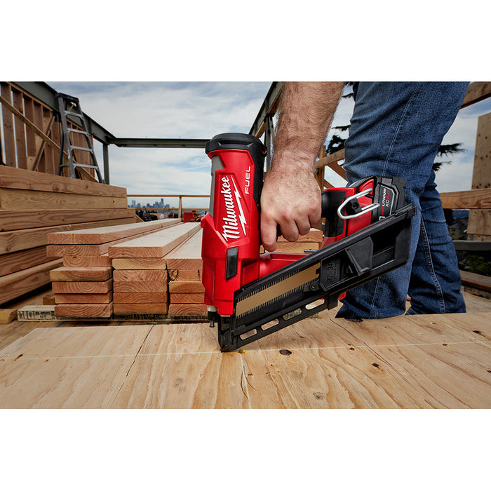 Milwaukee M18 FUEL Cordless 30 Degree Framing Nailer Kit