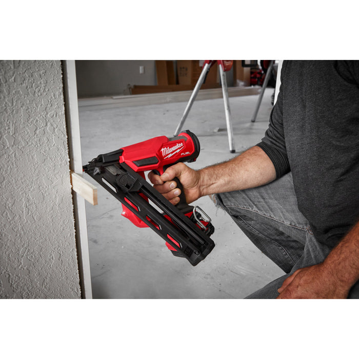 Milwaukee M18 FUEL™ 15 Gauge Finish Nailer Kit
