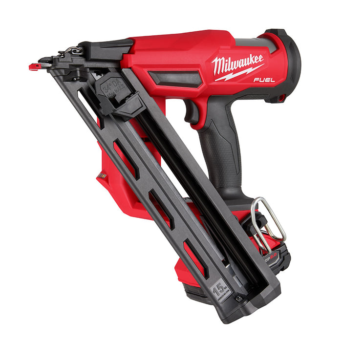 Milwaukee M18 FUEL™ 15 Gauge Finish Nailer Kit