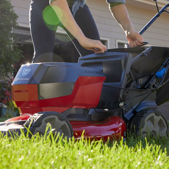 Toro 60V Max 21" Recycler® w/SmartStow® Self-Propelled Lawn Mower - 5.0Ah Battery