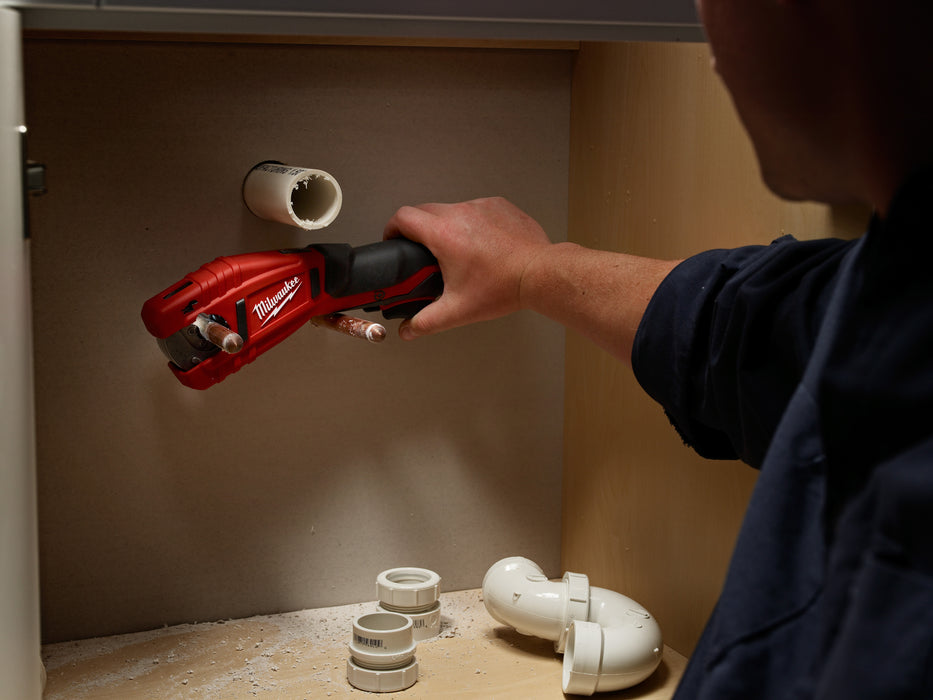 Milwaukee M12 Cordless Copper Tubing Cutter Kit