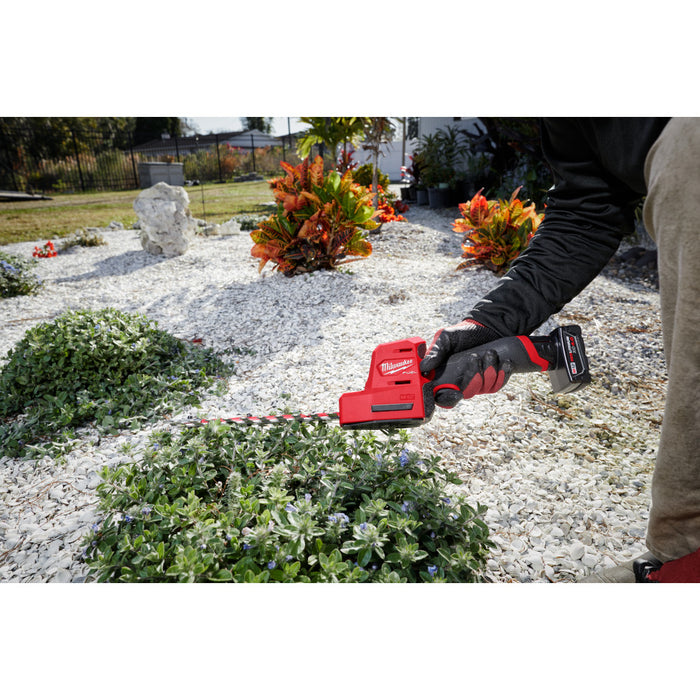 Milwaukee M12 FUEL 8" Hedge Trimmer Kit