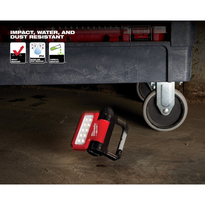 Milwaukee REDLITHIUM USB ROVER Pivoting Flood Light