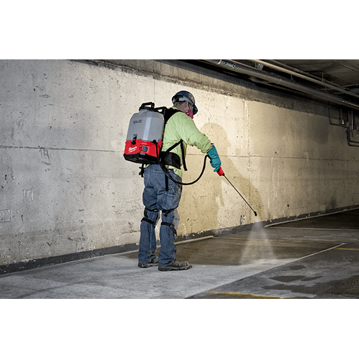 Milwaukee M18™ SWITCH TANK™ 4-Gallon Backpack Concrete Sprayer Kit