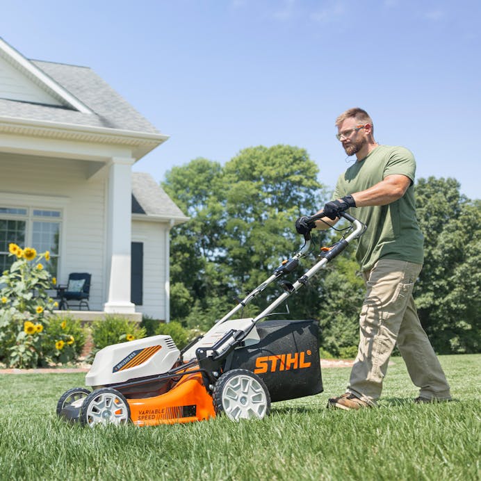 STIHL RMA 348V Self Propelled Cordless Lawn Mower Kit