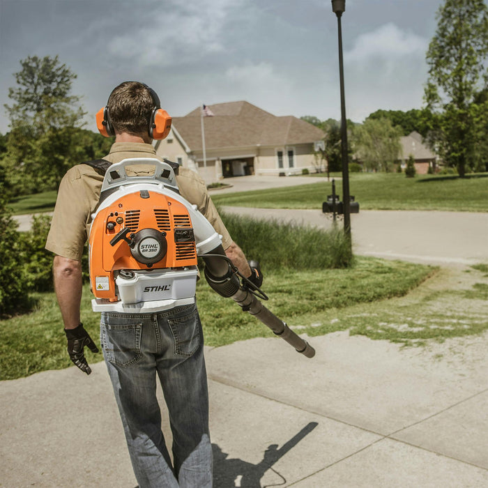 STIHL BR 350 Gas Powered Backpack Leaf Blower (63.3cc)