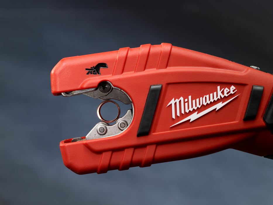 Milwaukee M12 Cordless Copper Tubing Cutter Kit