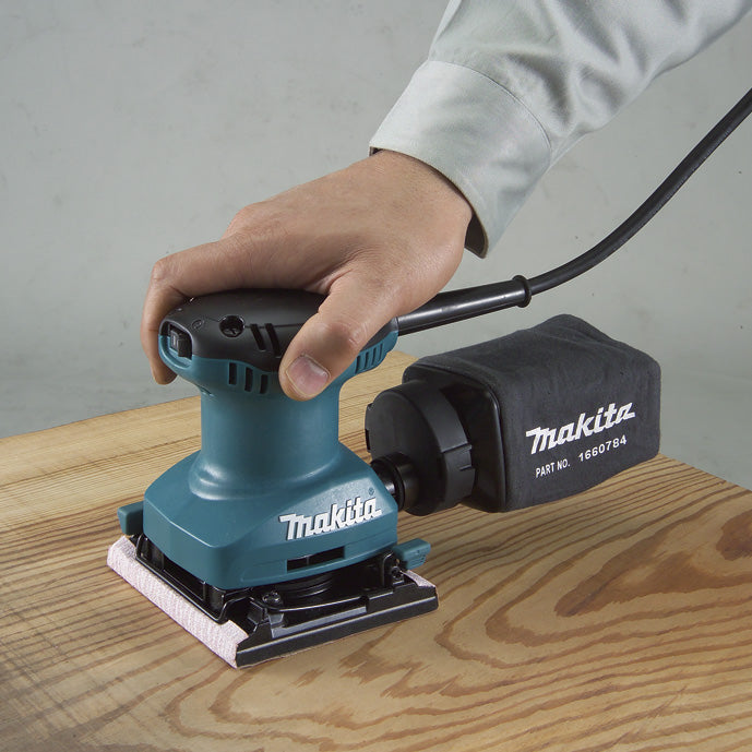 Makita 1/4 Sheet Finishing Sander