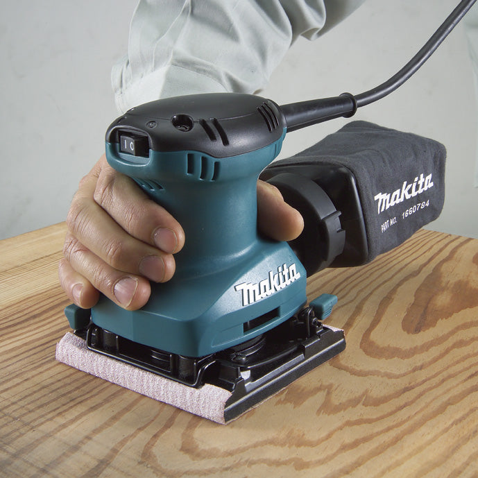 Makita 1/4 Sheet Finishing Sander