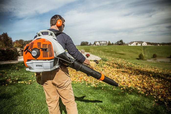 STIHL BR 450 Gas Powered Backpack Leaf Blower (63.3cc)