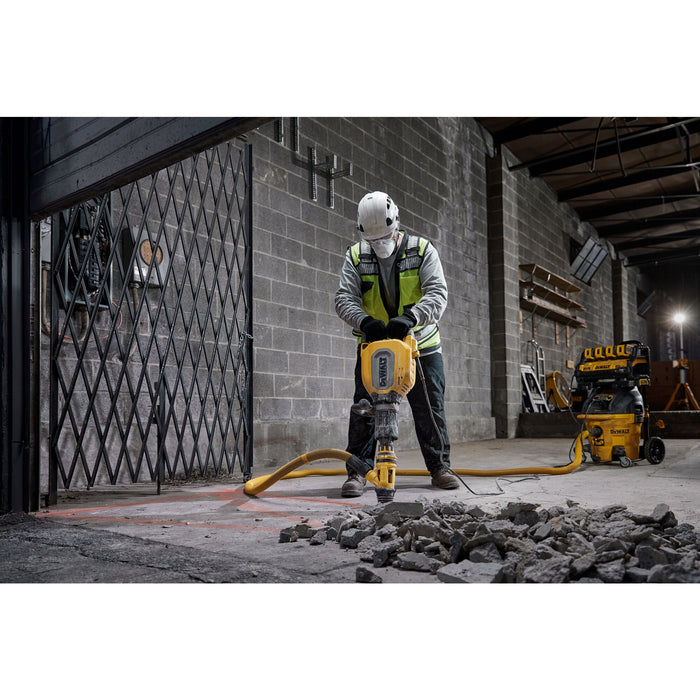 DeWalt SDS MAX 27 lbs. Inline Chipping Hammer Kit