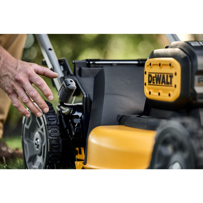 DeWalt 2x20V MAX XR Cordless RWD Self Propelled Mower Kit