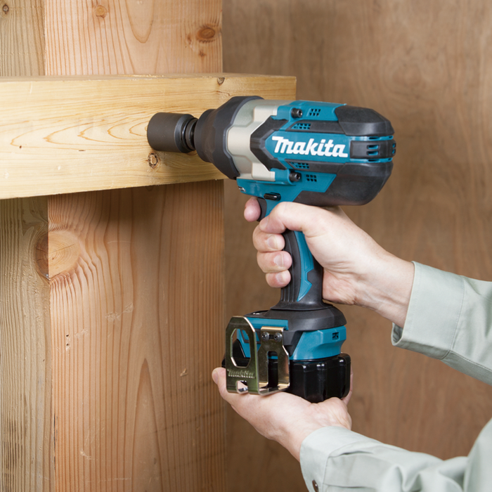 Makita 18V LXT 1/2" Brushless High Torque Impact Wrench Kit