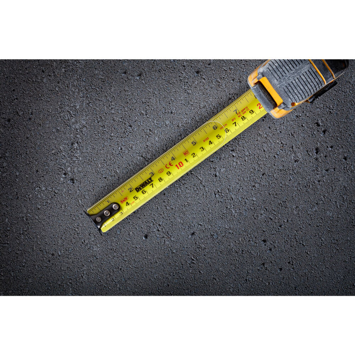 DeWalt TOUGHSERIES™ 8m/26ft Tape Measure w/ LED Light