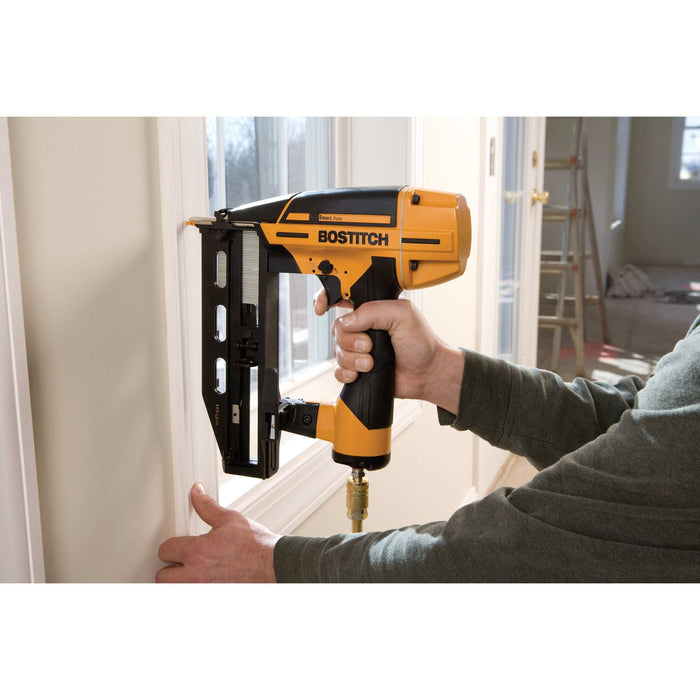 Bostitch Smart Point® 16 GA Finish Nailer Kit