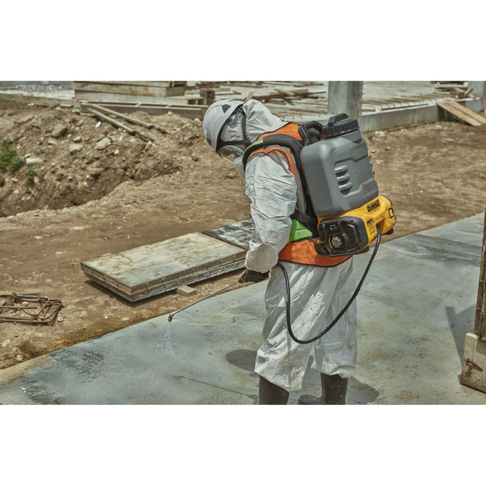 DeWalt 20V MAX Concrete Chemical Sprayer Kit