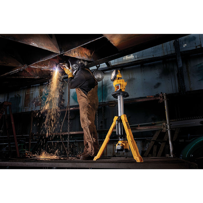 DeWalt 20V MAX Cordless Tripod Light - Light Only