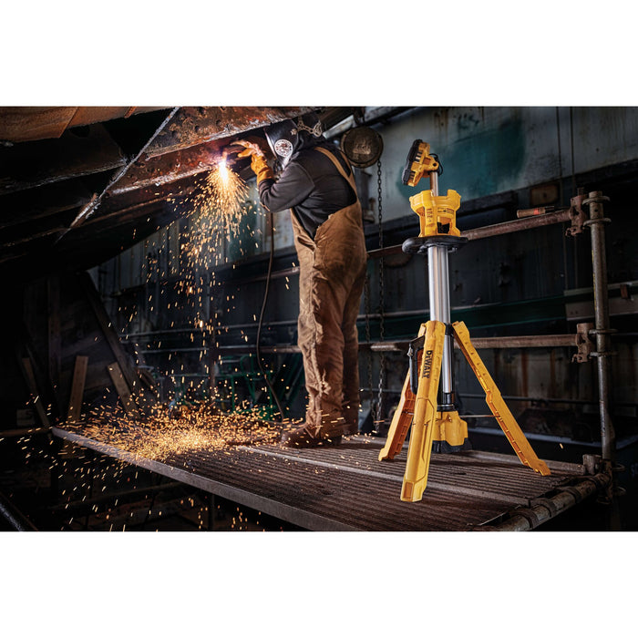 DeWalt 20V MAX Cordless Tripod Light - Light Only