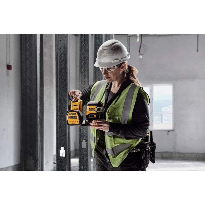 DeWalt 20V MAX 5 Spot Green Line Laser Kit