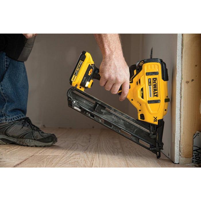 DeWalt 20V MAX XR 15 Gauge Cordless Angled Finish Nailer Kit