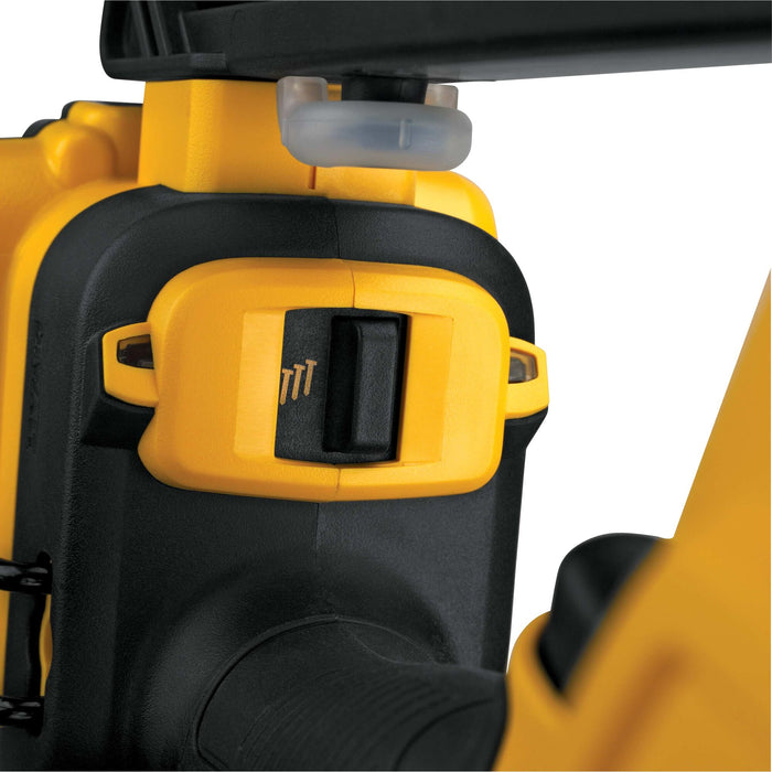 DeWalt 20V MAX XR 16 Gauge Angled Finish Nailer - Kit