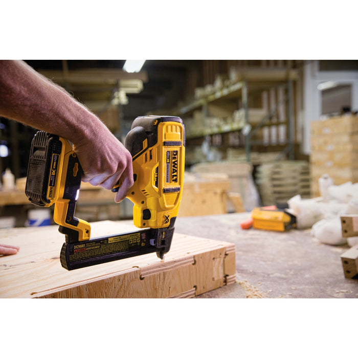 DeWalt 20V MAX XR 18 Gauge Cordless Narrow Crown Stapler Kit