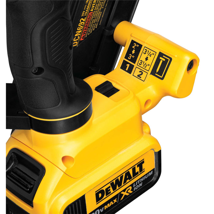 DeWalt 20V MAX Cordless 30° Paper Collated Framing Nailer Kit