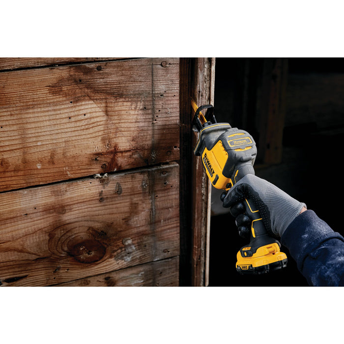 DeWalt 12V XTREME™ MAX Brushless One-Handed Cordless Reciprocating Saw Kit