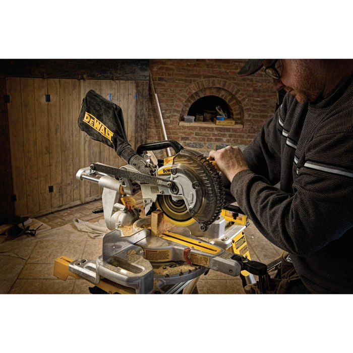 DeWalt 20V MAX 7-1/4" Sliding Mitre Saw Kit