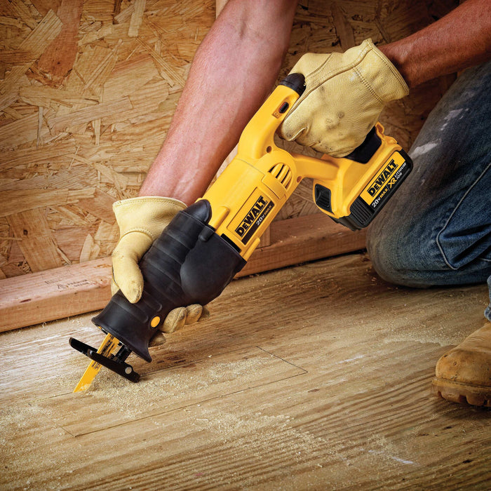 DeWalt 20V MAX Cordless Reciprocating Saw Kit