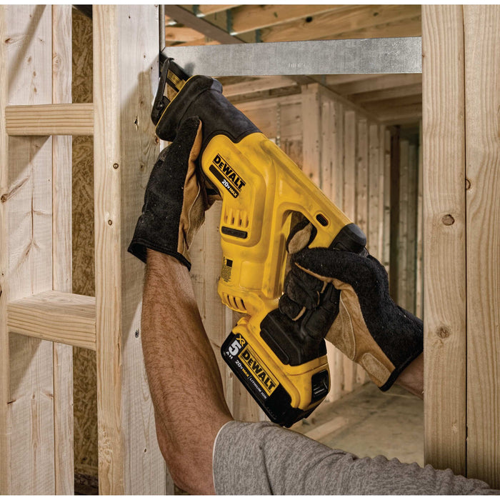 DeWalt 20V Compact Reciprocating Saw Kit