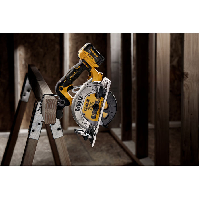 DeWalt XTREME™ 12V MAX 5-3/8" Brushless Cordless Circular Saw Kit