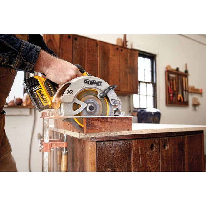 DeWalt 20V MAX XR Brushless Cordless 7-1/4" Circular Saw - Tool Only