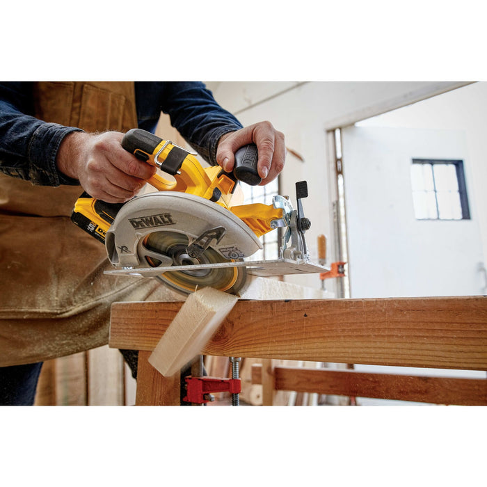 DeWalt 20V MAX XR® Brushless Cordless 7-1/4" Circular Saw Kit