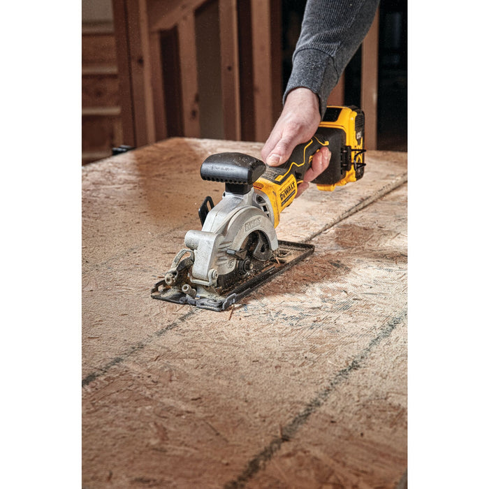 DeWalt ATOMIC™ 20V MAX Brushless 4-1/2" Cordless Circular Saw Kit