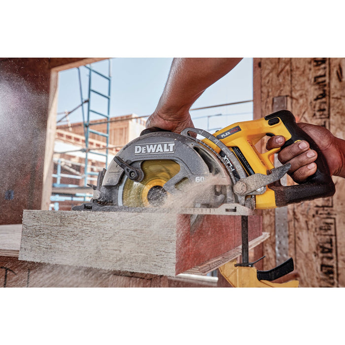 DeWalt FLEXVOLT 60V MAX 7-1/4" Worm Drive Circular Saw Kit