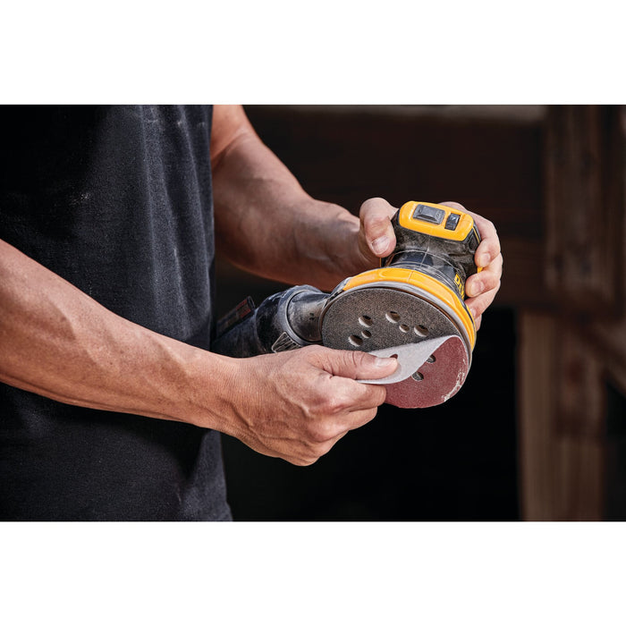 DeWalt 20V XR® Brushless Random Orbital Sander Kit