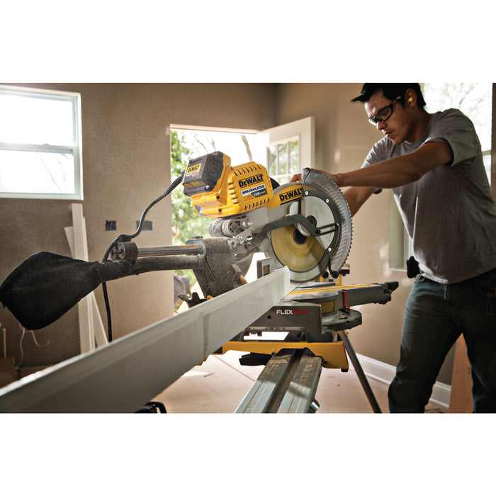 DeWalt FLEXVOLT® 120V MAX 12" Dual Bevel Sliding Mitre Saw Kit