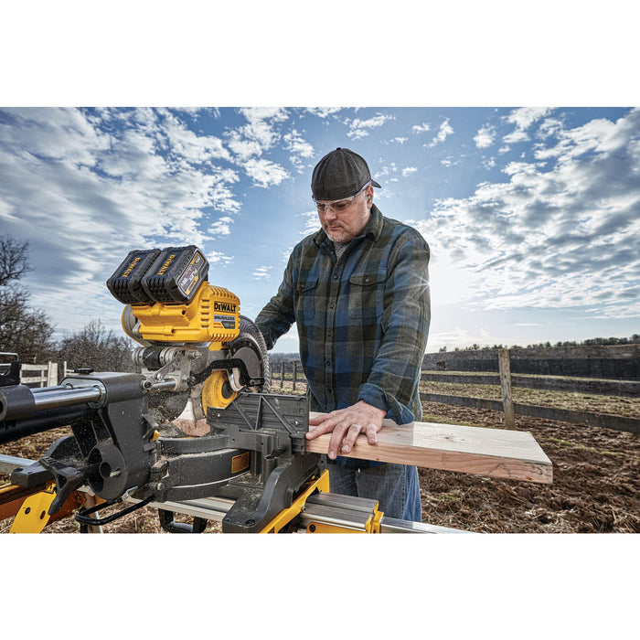 DeWalt FLEXVOLT® 120V MAX 12" Dual Bevel Sliding Mitre Saw Kit