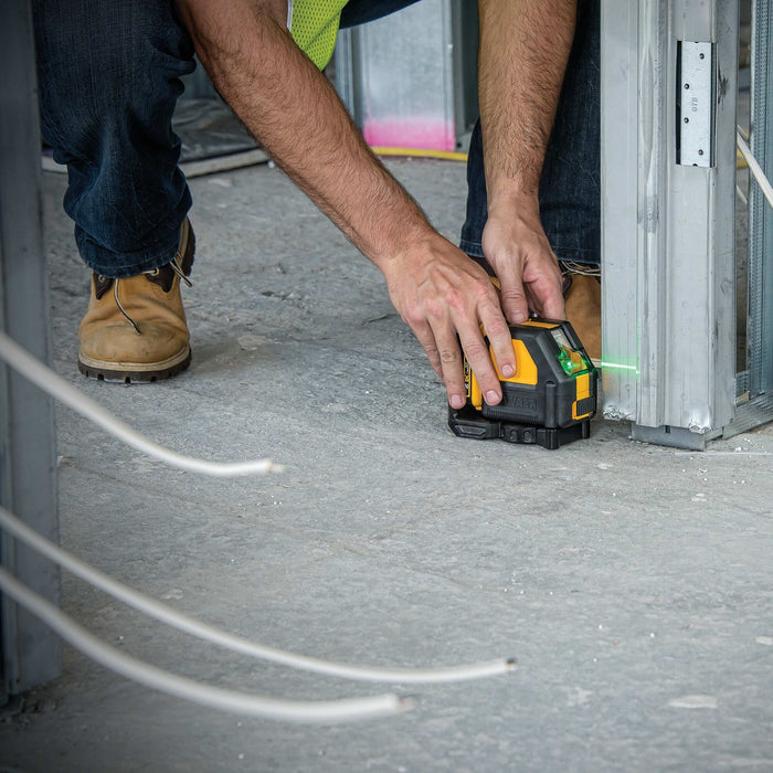 DeWalt 12V MAX Green Cross Line Laser Level