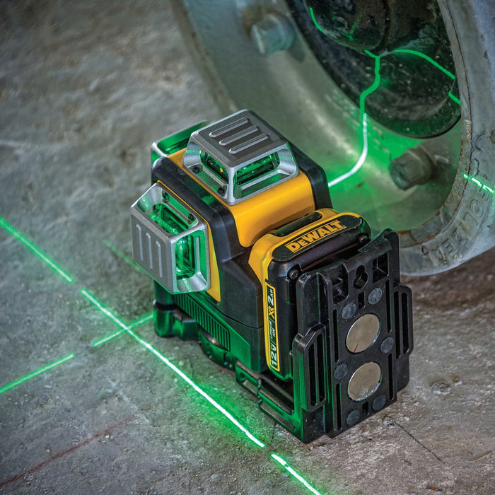 DeWalt 12V MAX 360° Green Beam 3 Line Laser Level