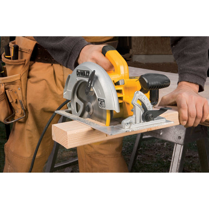 DeWalt 7-1/4" 15A Lightweight Circular Saw w/ Contractor Bag