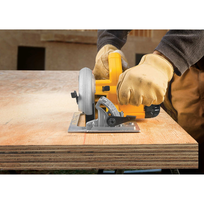 DeWalt 7-1/4" 15A Lightweight Circular Saw