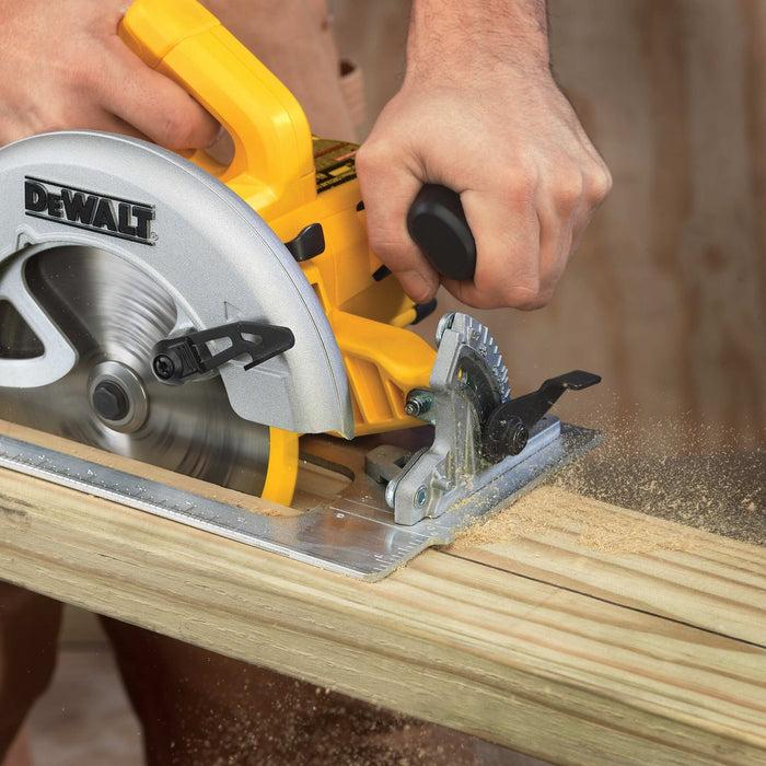 DeWalt 7-1/4" 15A Lightweight Circular Saw