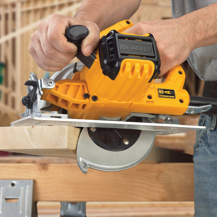 DeWalt 7-1/4" 15A Lightweight Circular Saw